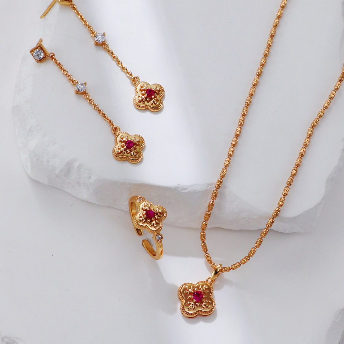 S925 Gold-Tone Four-Leaf Clover Ring with Red CZ Heart
