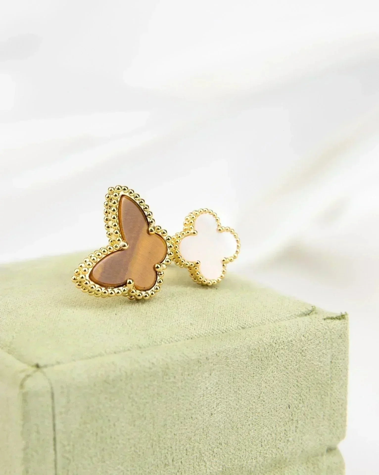 [Vicky]LUCKY BETWEEN THE FINGER RING