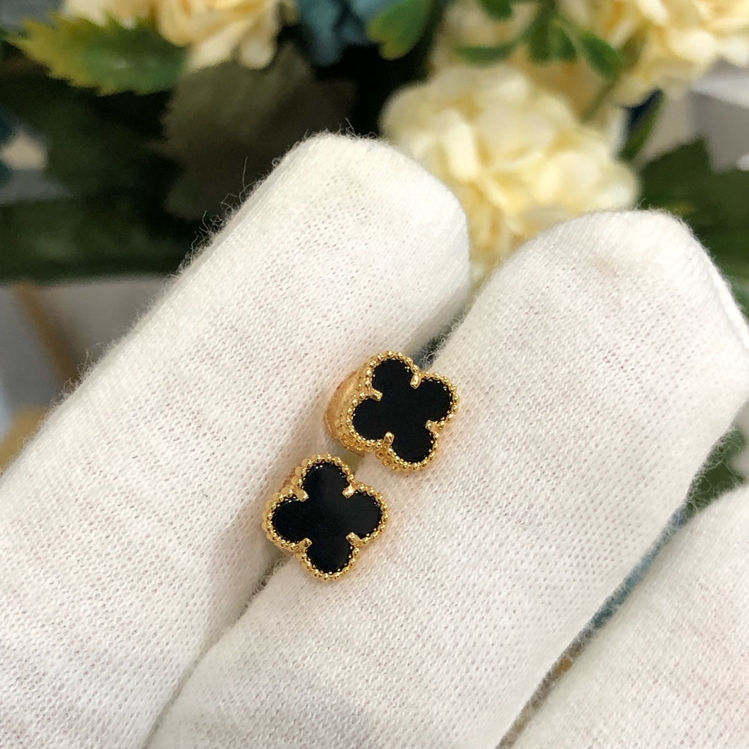 [Vicky]CLOVER MINI GOLD EARRINGS