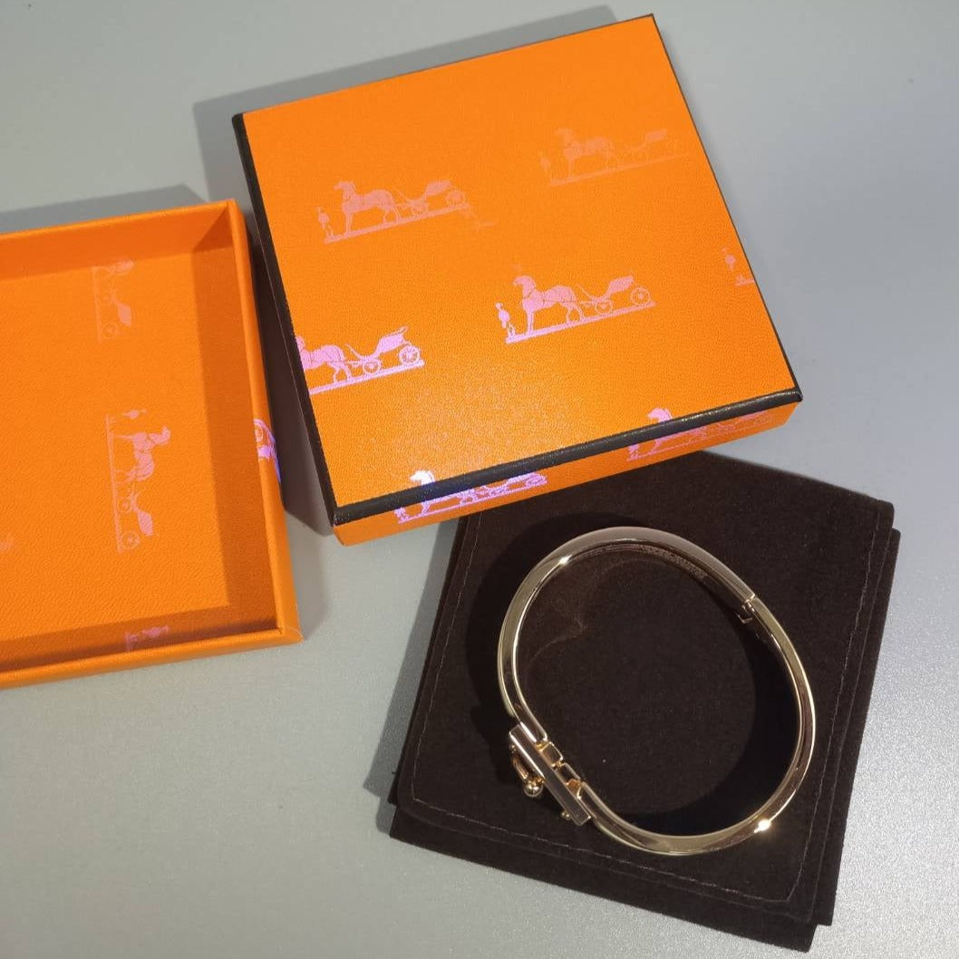 [Vicky]H CLOUD BLUE BRACELET