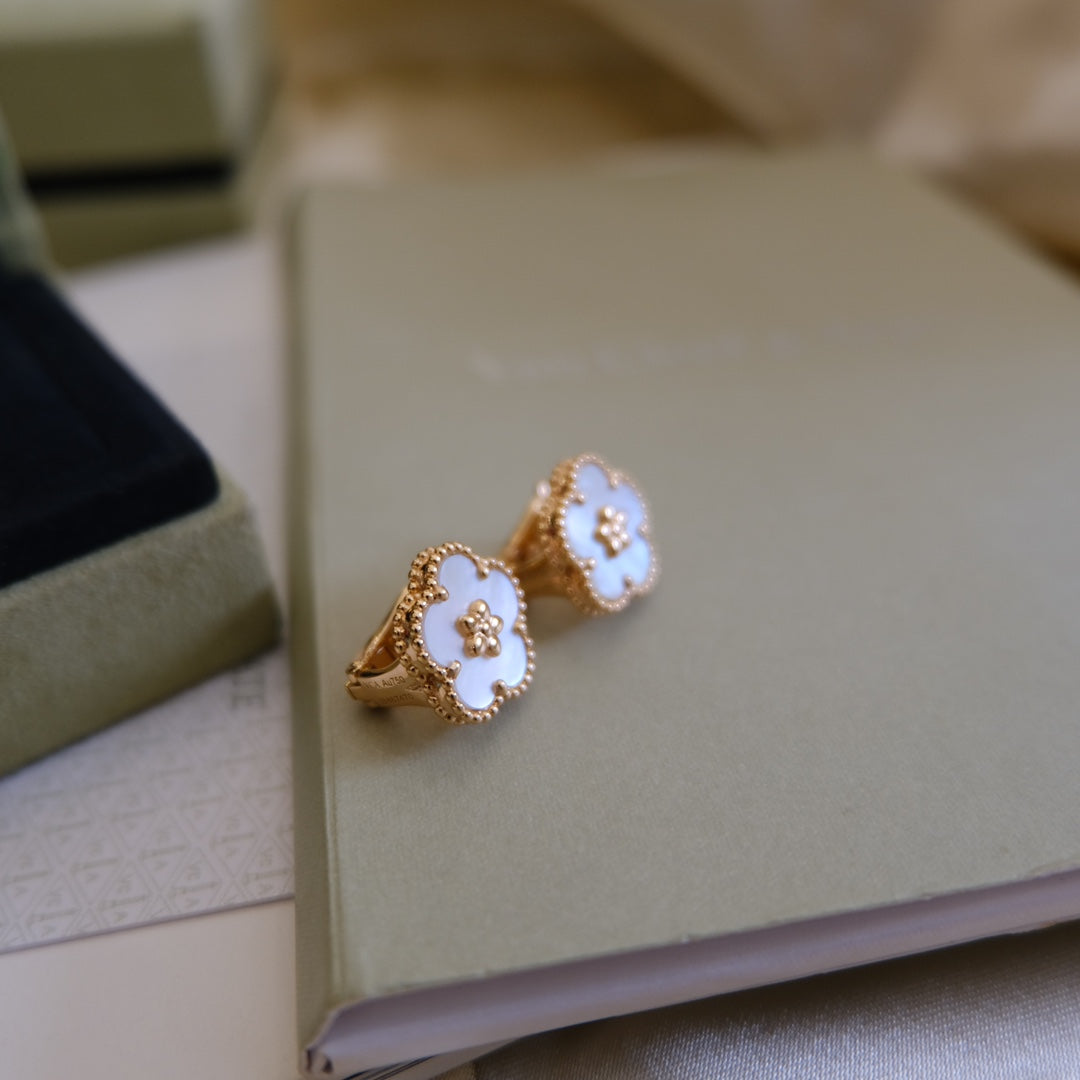 [Vicky]LUCKY PINK GOLD WHITE MOP EARRINGS