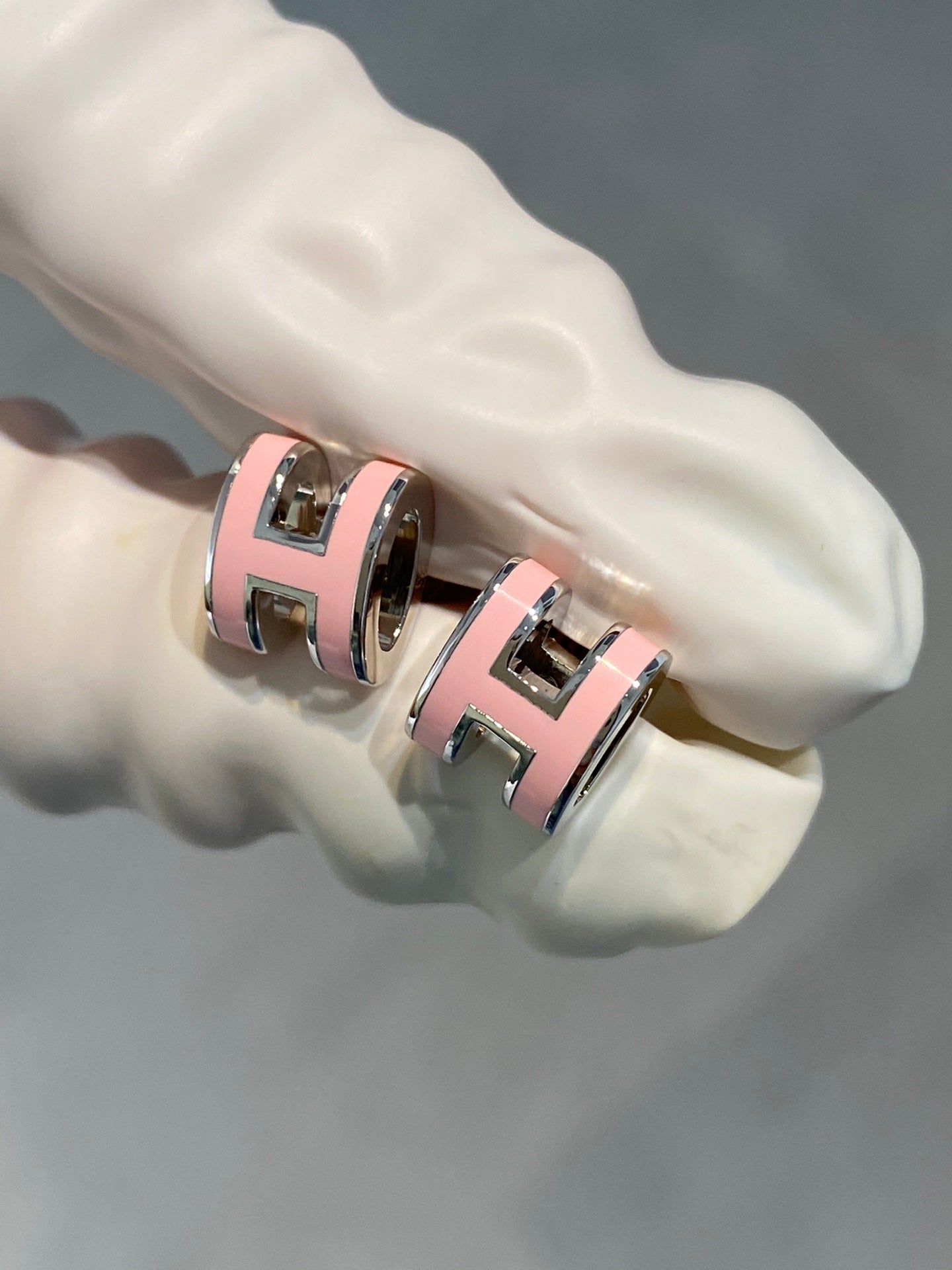 [Vicky]MINI POP H SILVER EARRINGS PINK