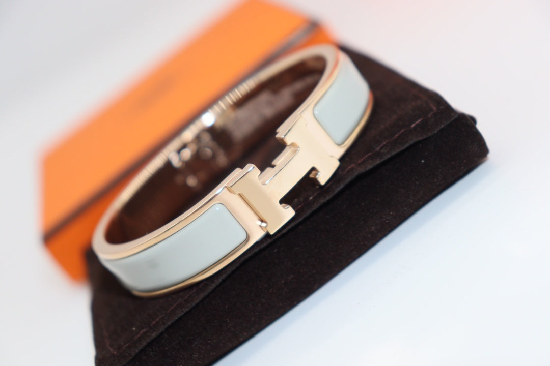 [Vicky]H LIGHT BLUE BRACELET