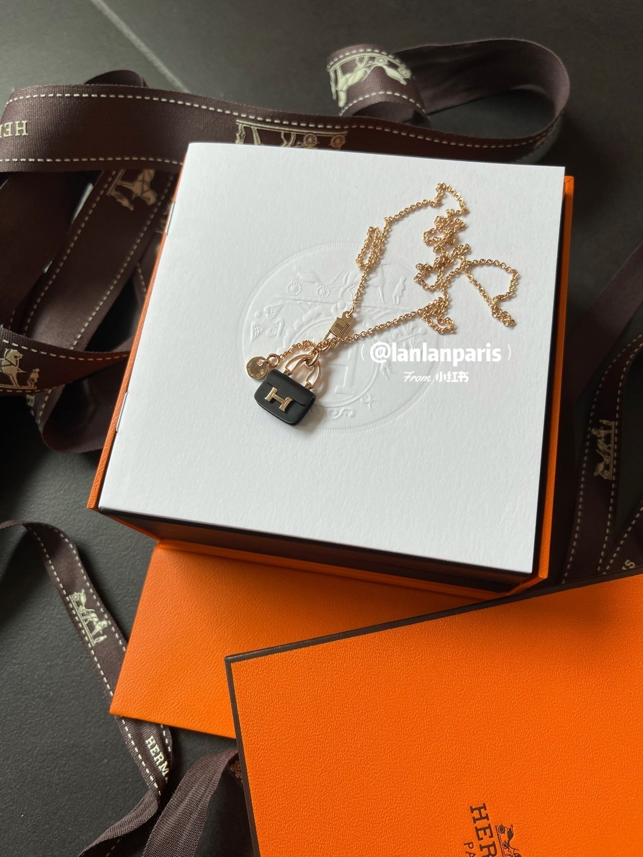 [Vicky]CONSTANCE BLACK PEDANT PINK GOLD NECKLACE