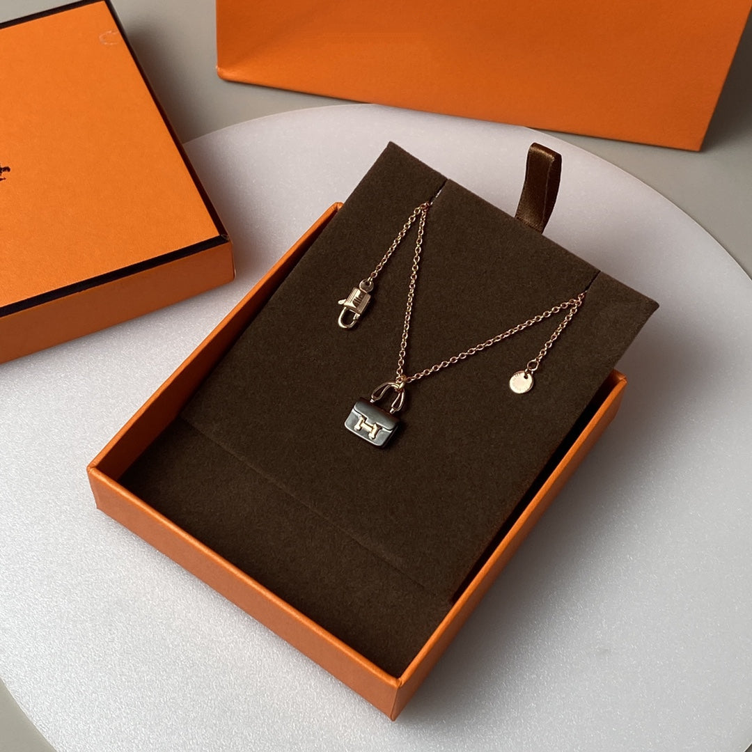 [Vicky]CONSTANCE BLACK PEDANT PINK GOLD NECKLACE