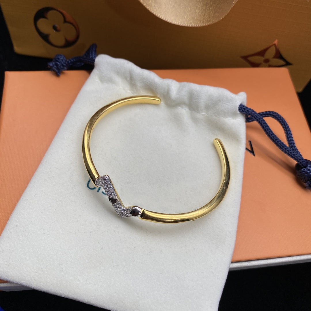 [Vicky]VOLTE UPSITE DOWN DIAMOND GOLD OPEN BRACELET