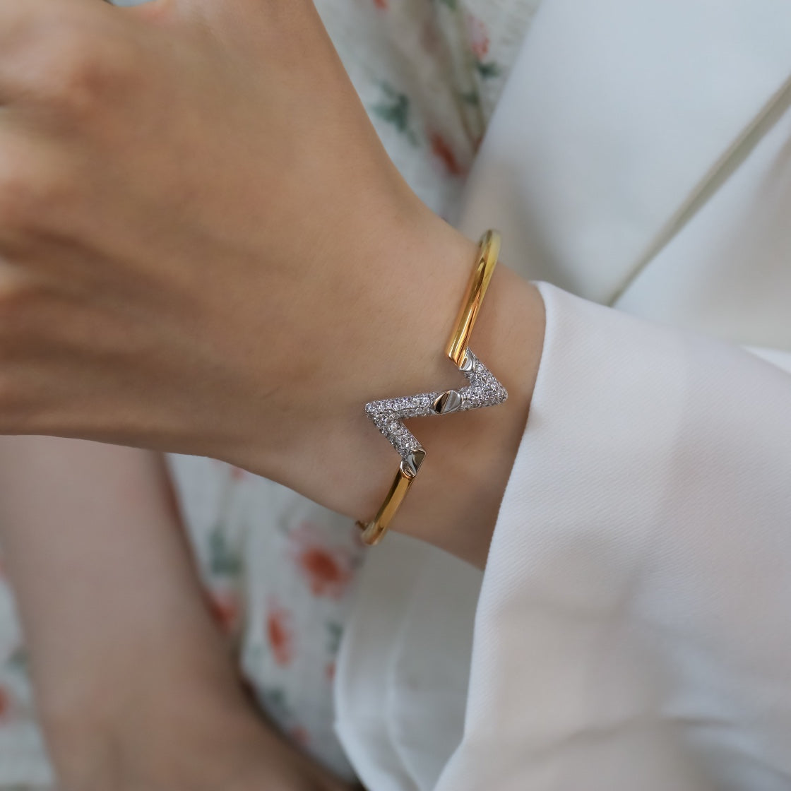 [Vicky]VOLTE UPSITE DOWN GOLD DIAMOND BRACELET
