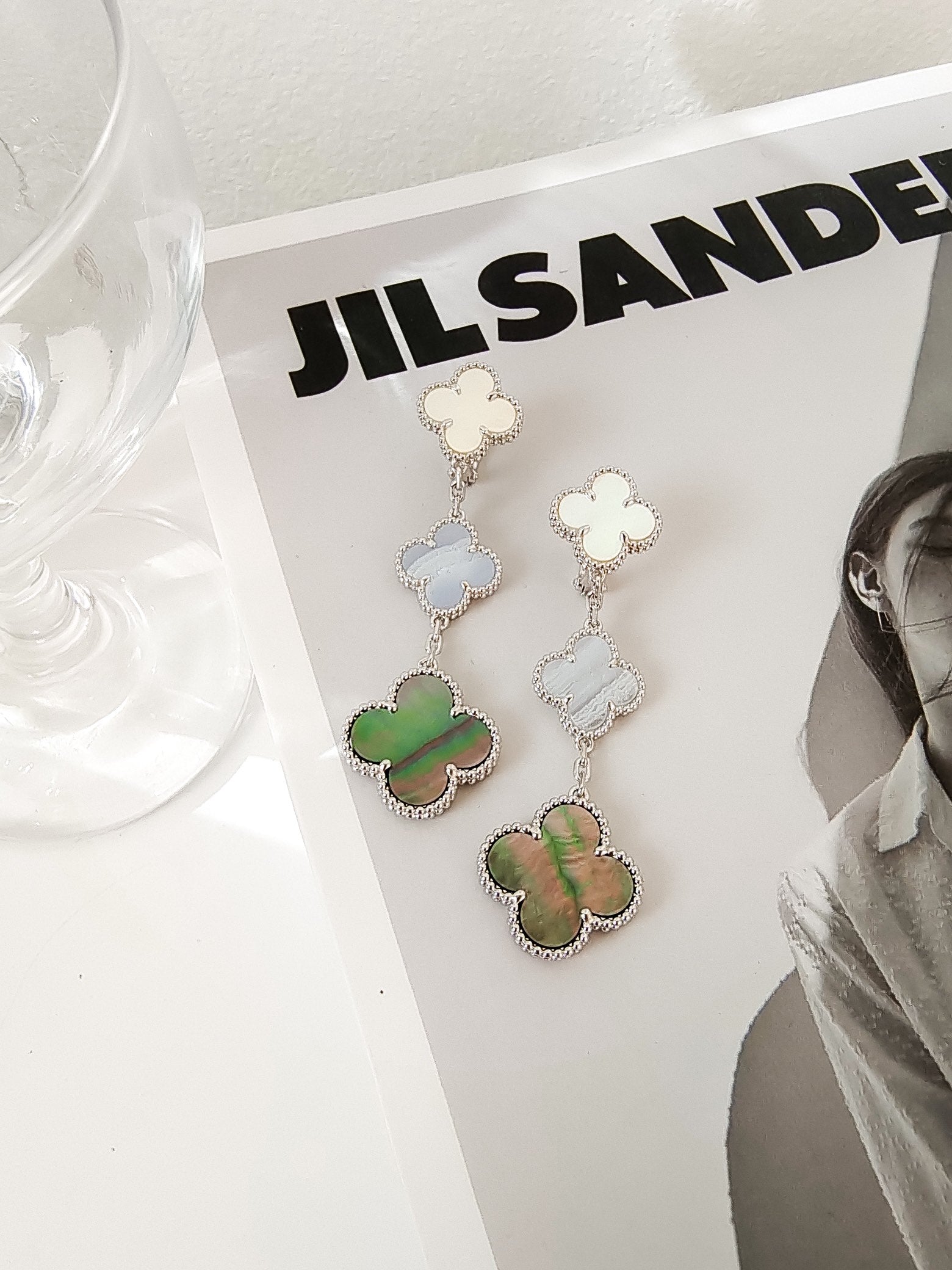 [Vicky]CLOVER 3 MOTIFS CHALCEDONY DARK MOP SILVER EARRINGS