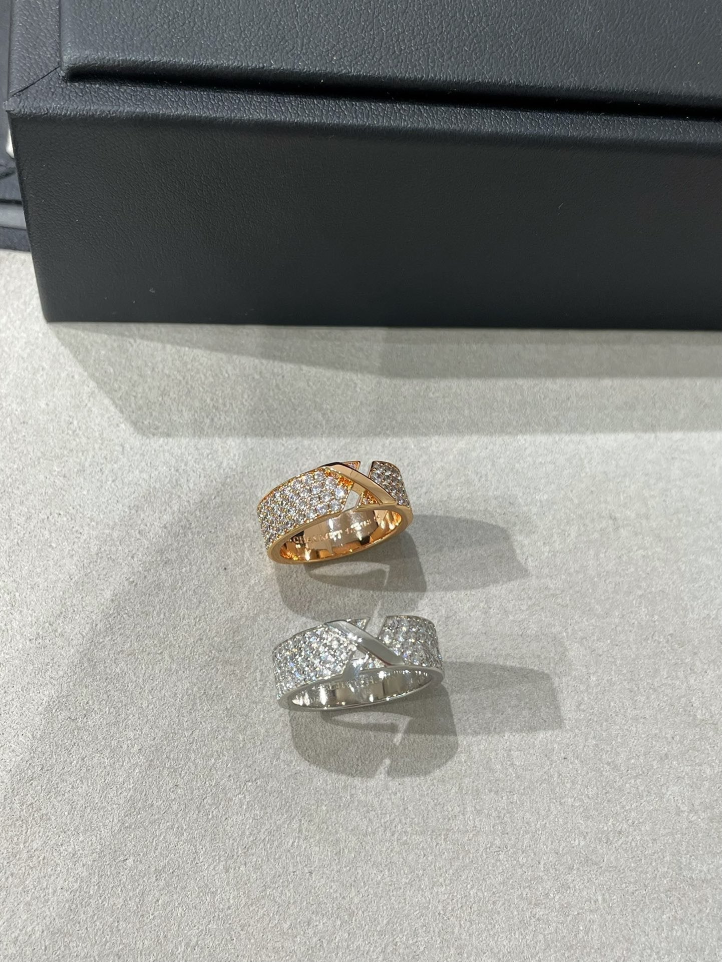 [Vicky]LIENS EVIDENCE  DIAMOND PAVED RING