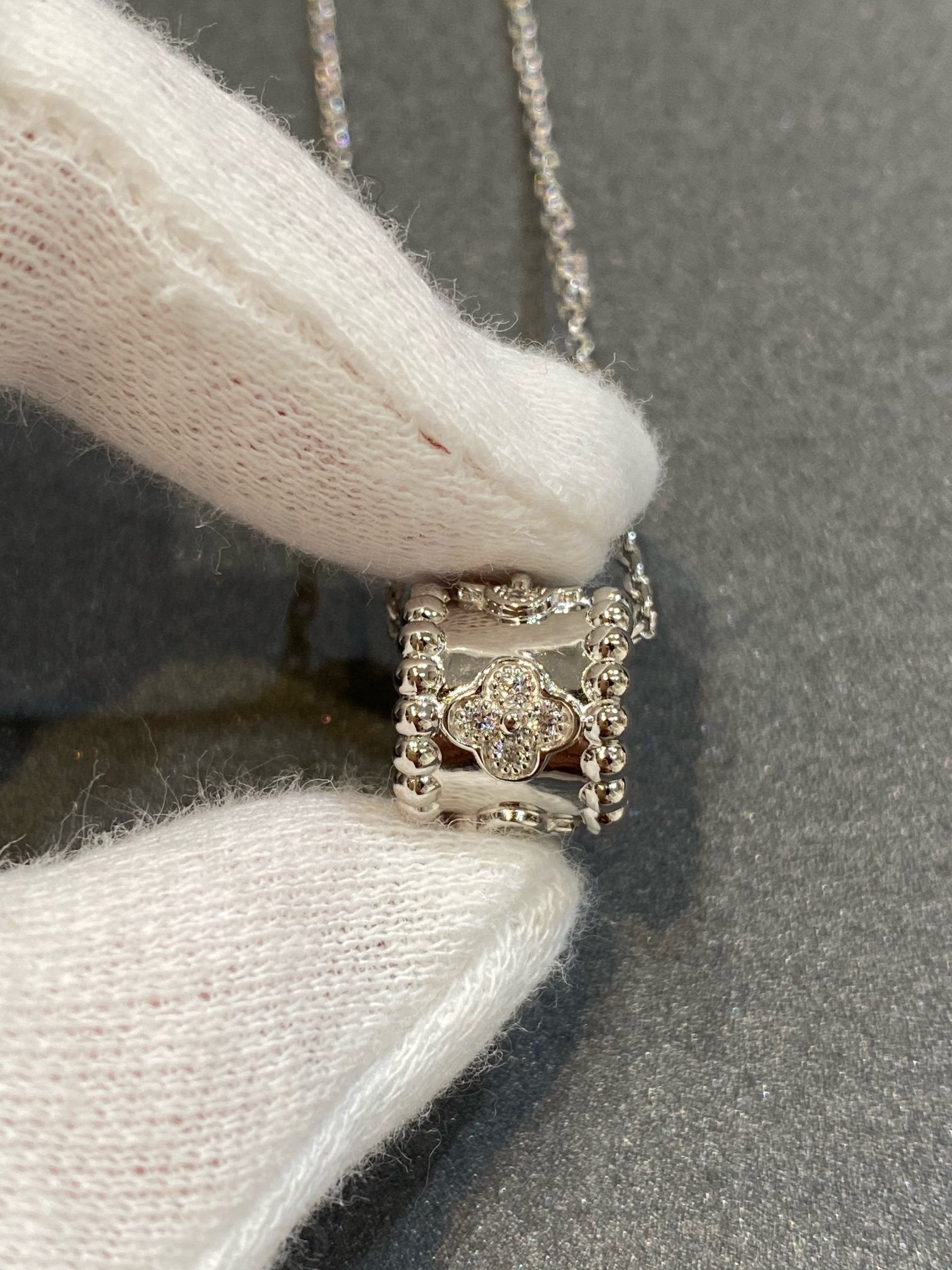 [Vicky]PERLEE PEDANT SIVLER DIAMOND NECKLACE