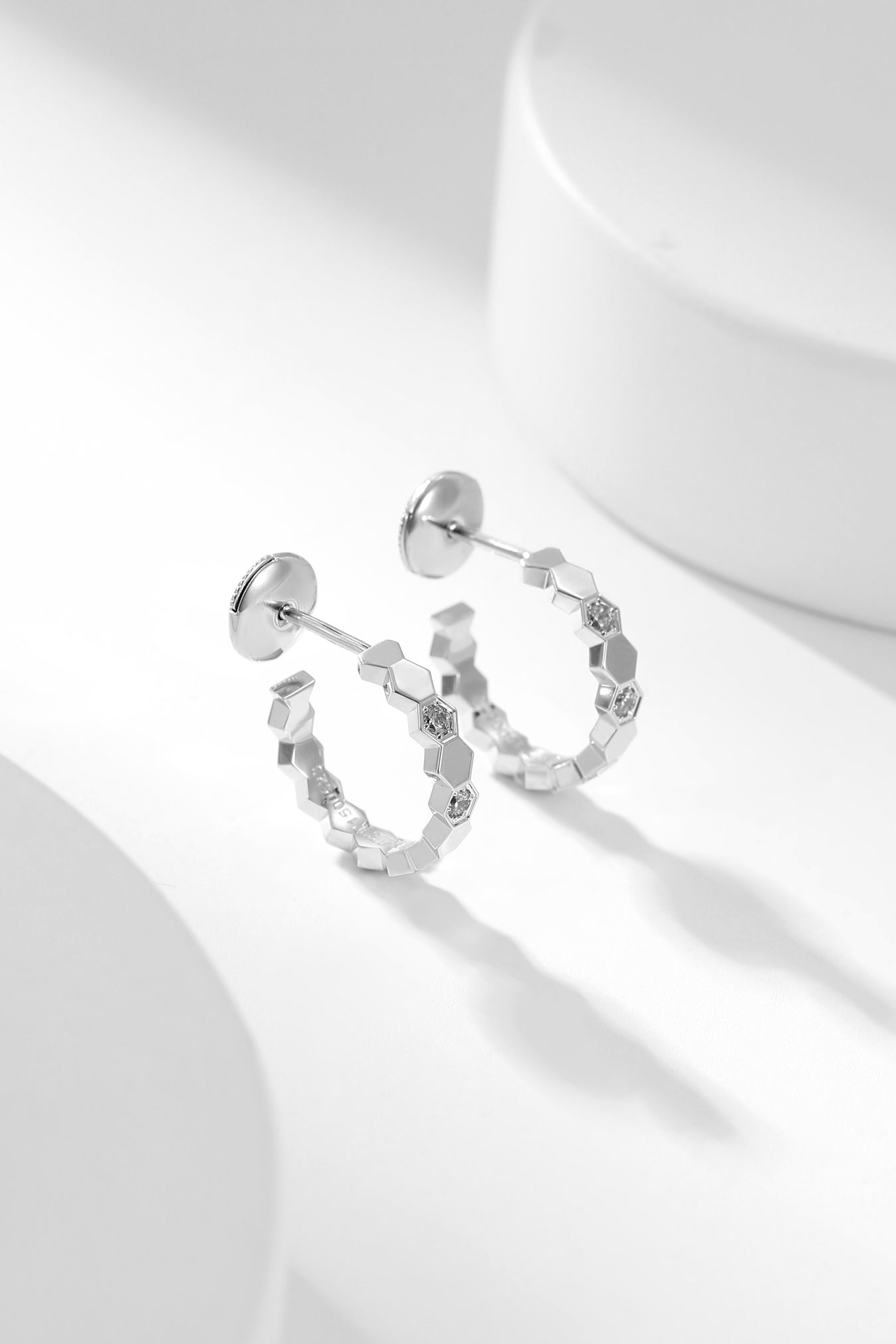 [Vicky]BEE LOVE DIAMOND HOOP EARRINGS