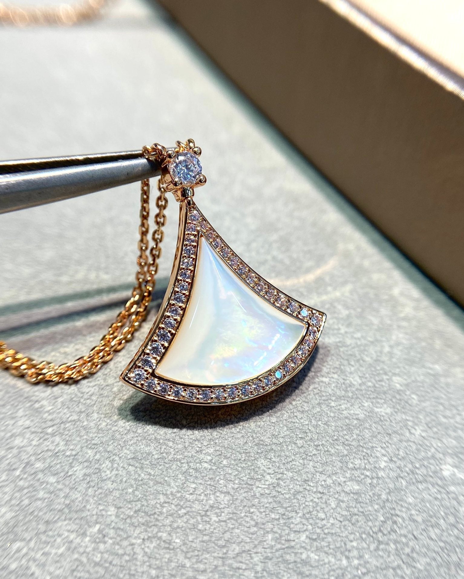 [Vicky]DREAM MOP DIAMOND PAVED PINK GOLD NECKLACE