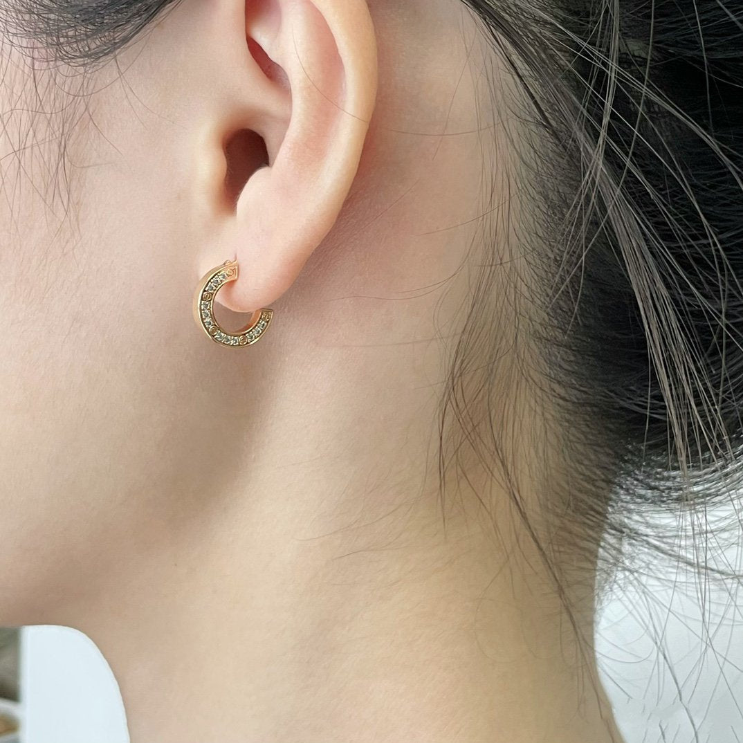 [Vicky]LOVE DIAMOND EARRINGS