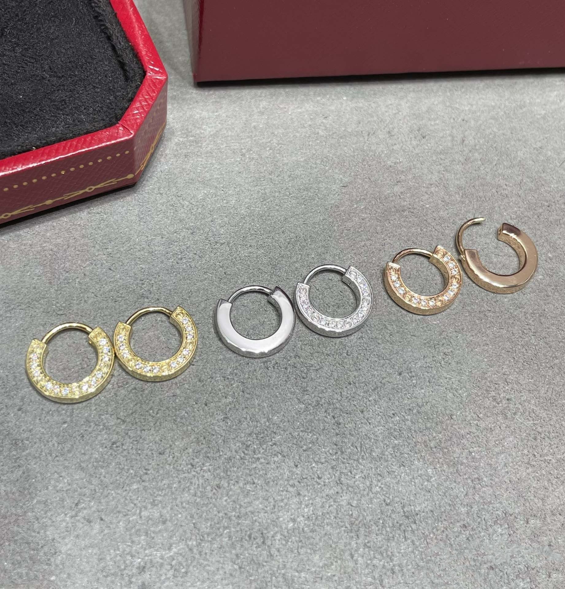 [Vicky]LOVE DIAMOND EARRINGS