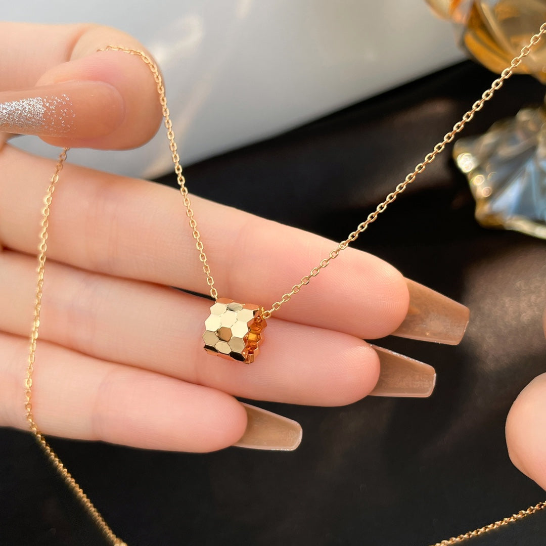 [Vicky]BEE MINI NECKLACE