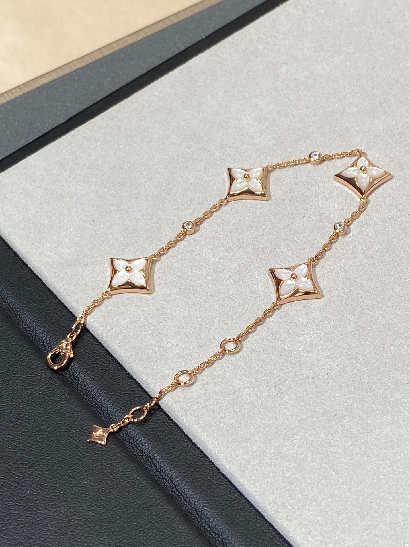 [Vicky]STAR 4 MOTIF MOP DIAMOND PINK GOLD BRACELET