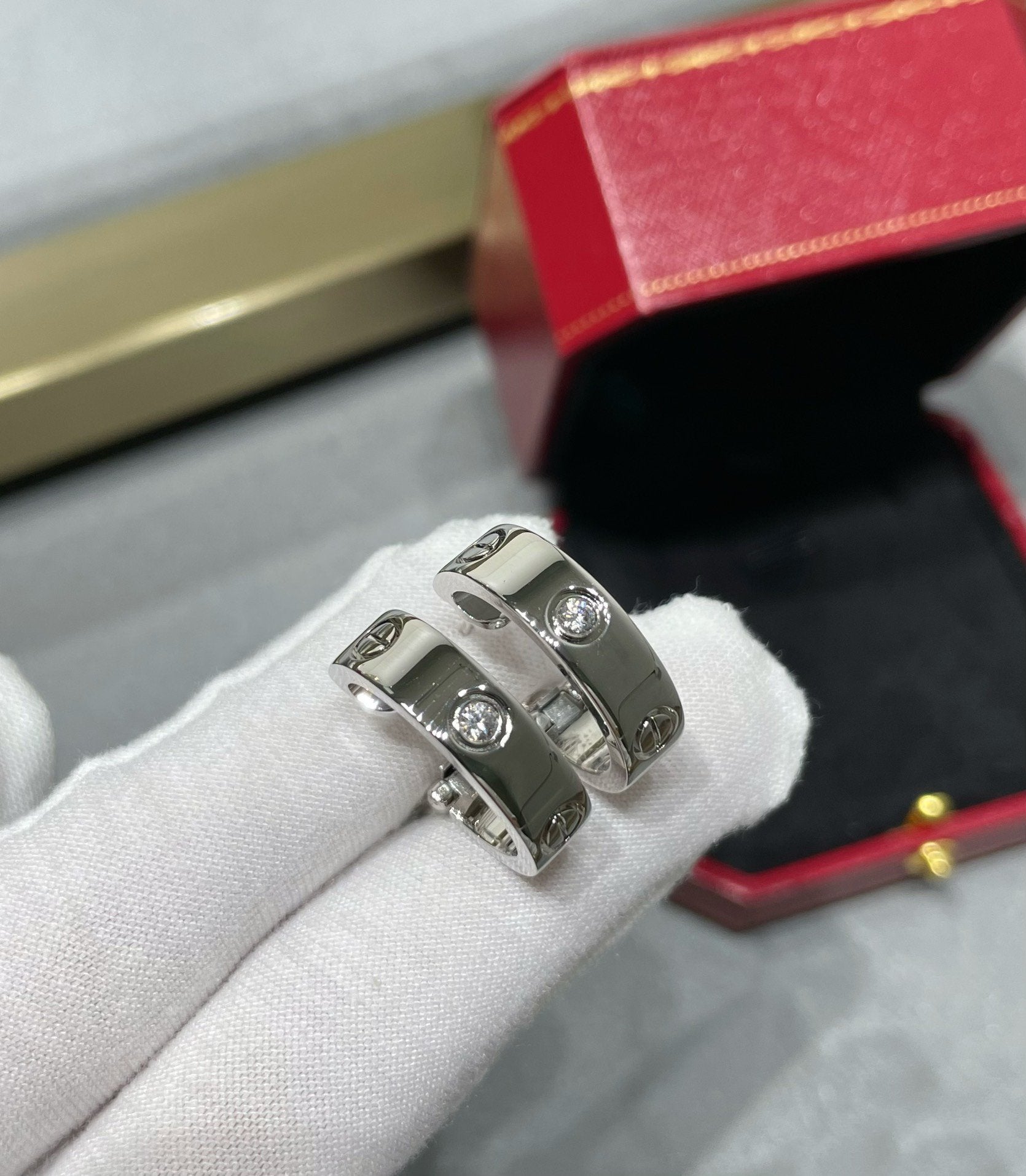 [Vicky]LOVE 5.5MM 1 DIAMOND EARRINGS