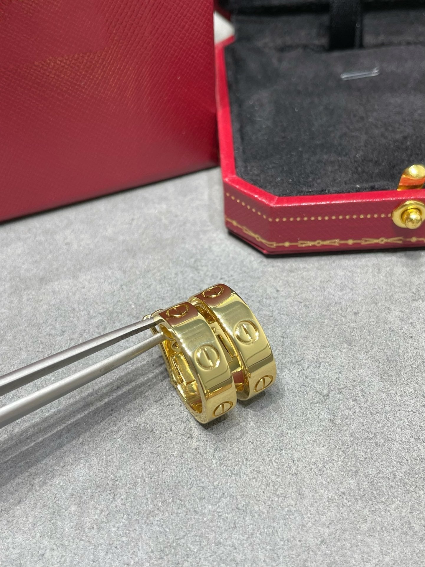 [Vicky]LOVE 5.5MM EARRINGS