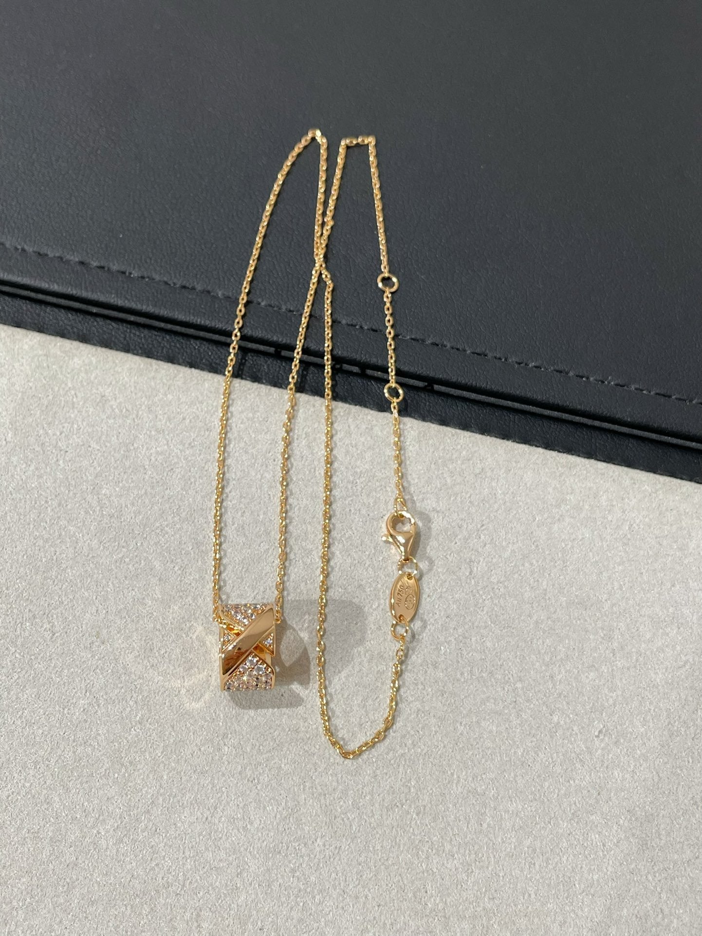 [Vicky]LIENS EVIDENCE DIAMOND PAVED NECKLACE
