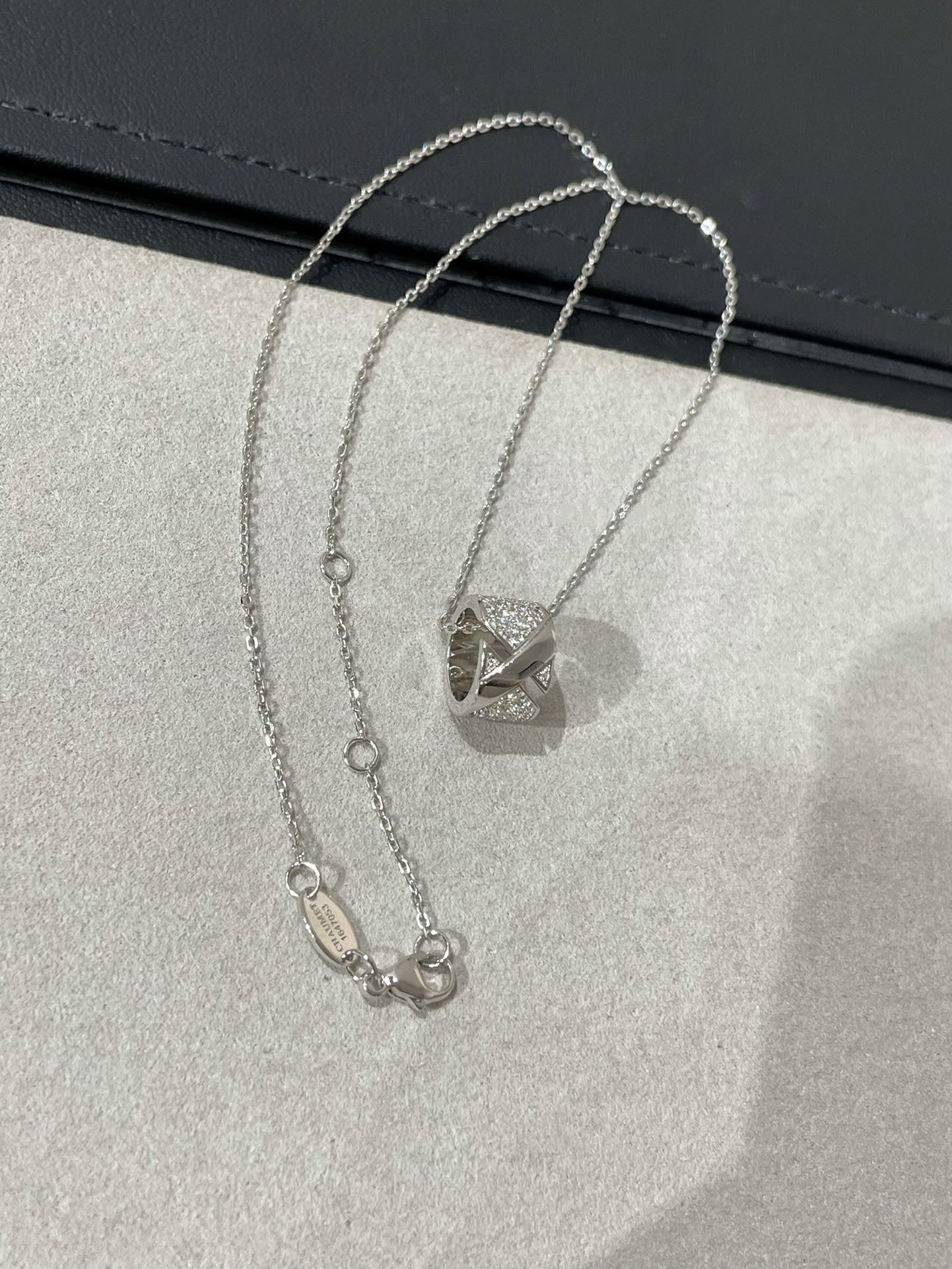 [Vicky]LIENS EVIDENCE DIAMOND PAVED NECKLACE