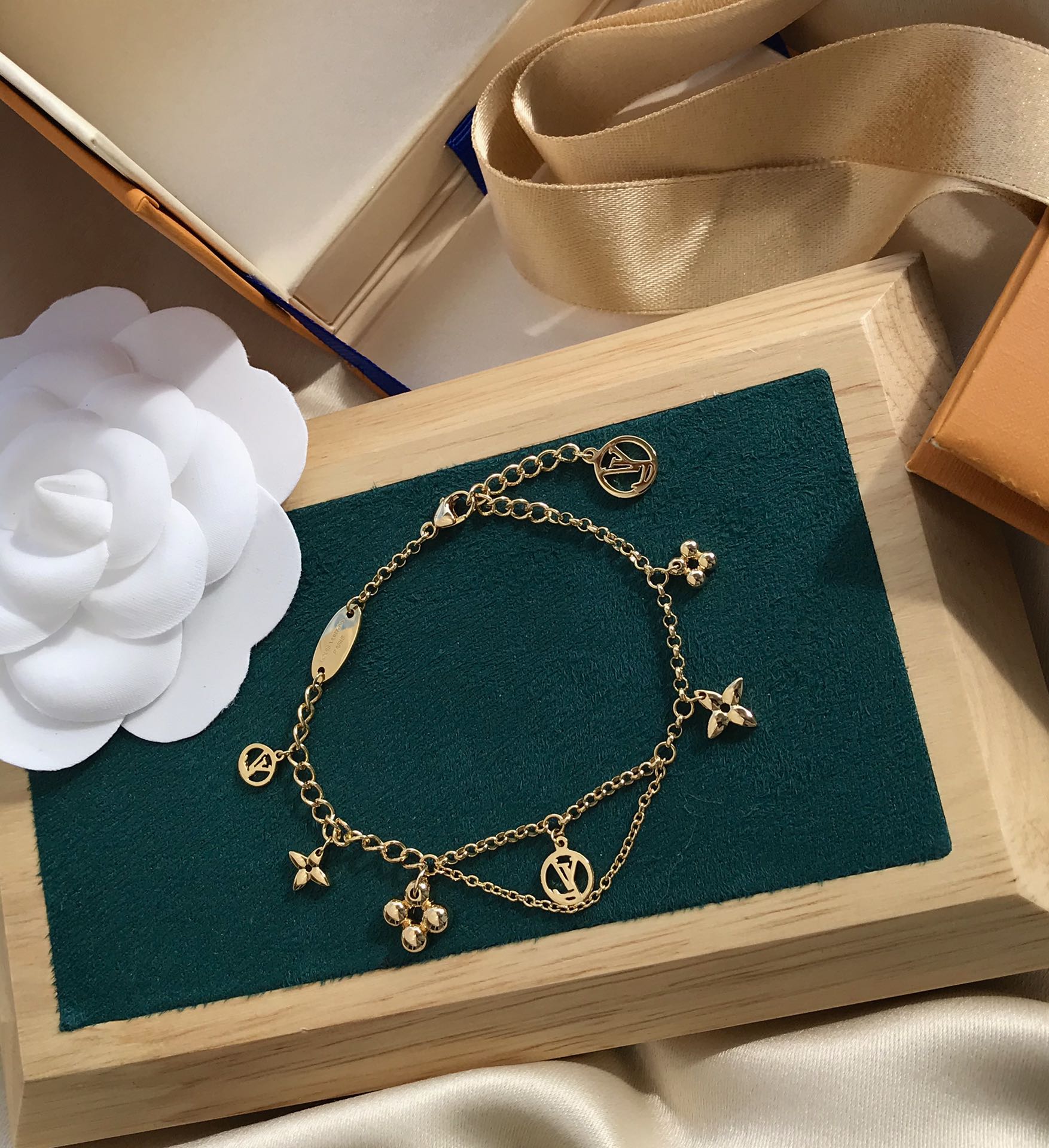 [Vicky]BLOOMING PINK GOLD MOP BRACELET