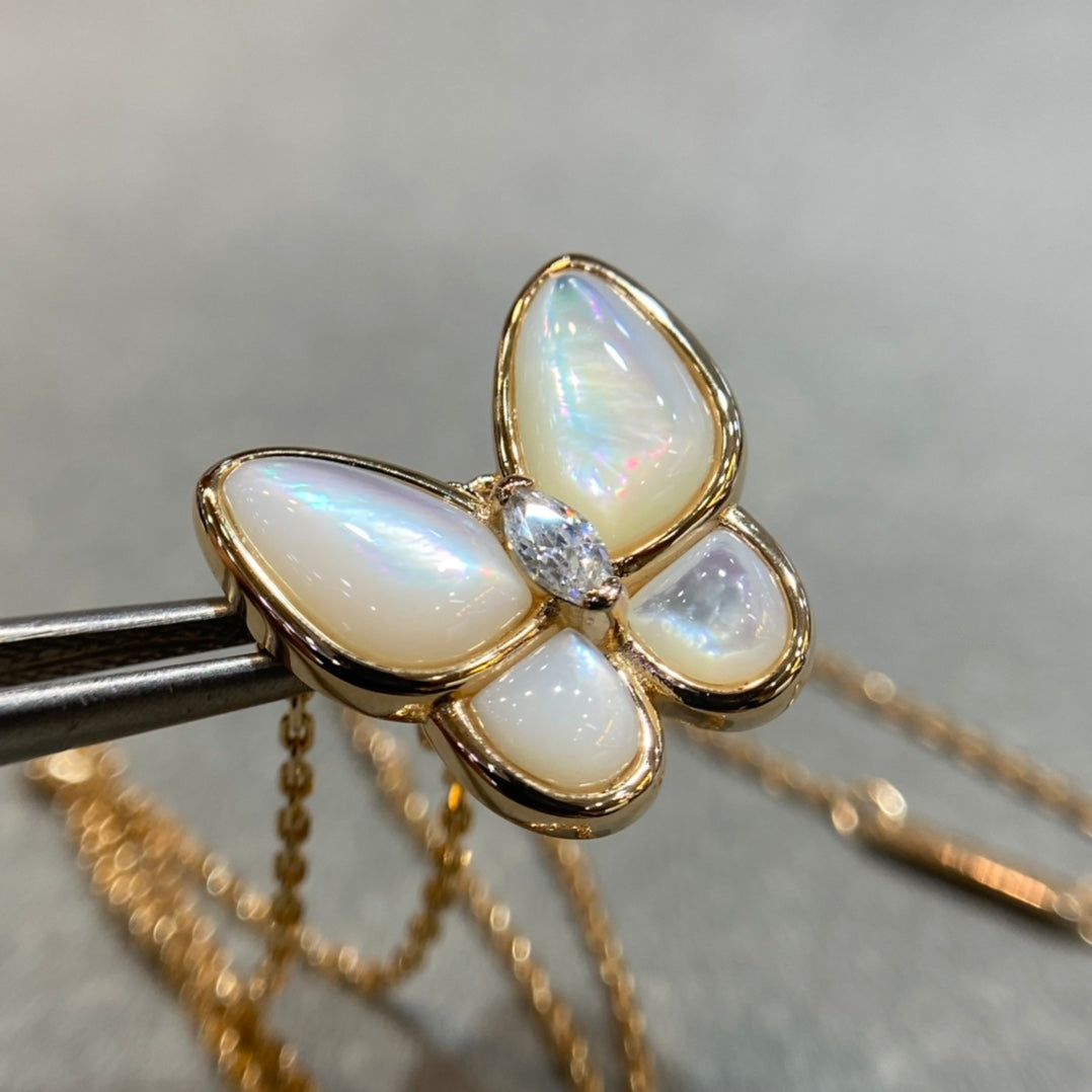 [Vicky]BUTTERFLY MOP DIAMOND NECKLACE
