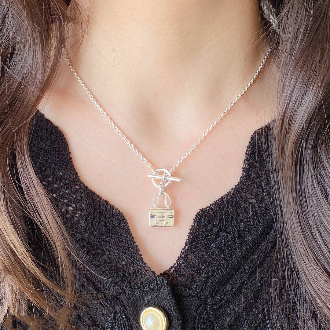 [Vicky]CONSTANCE PEDANT SILVER NECKLACE