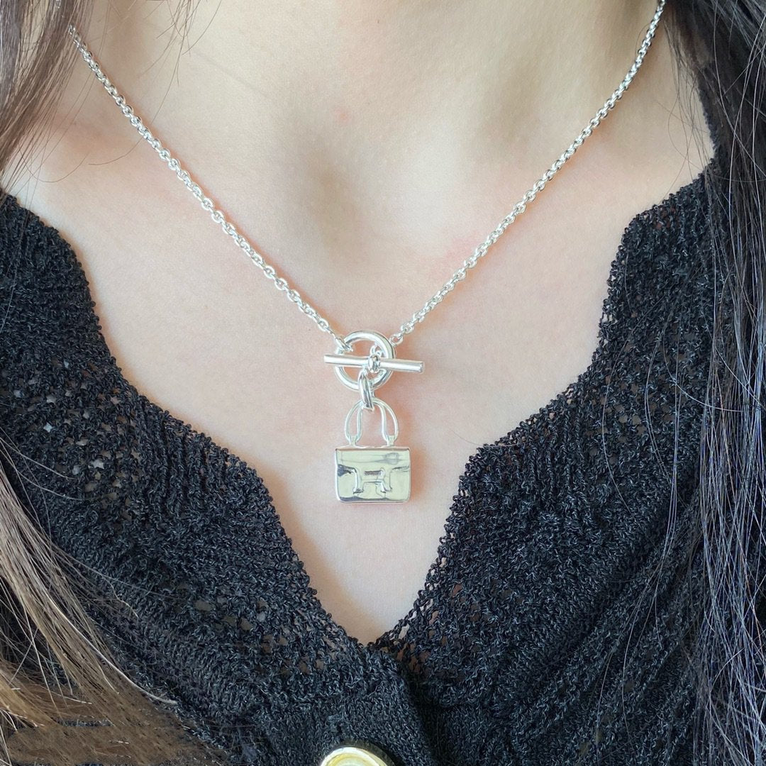 [Vicky]CONSTANCE PEDANT SILVER NECKLACE
