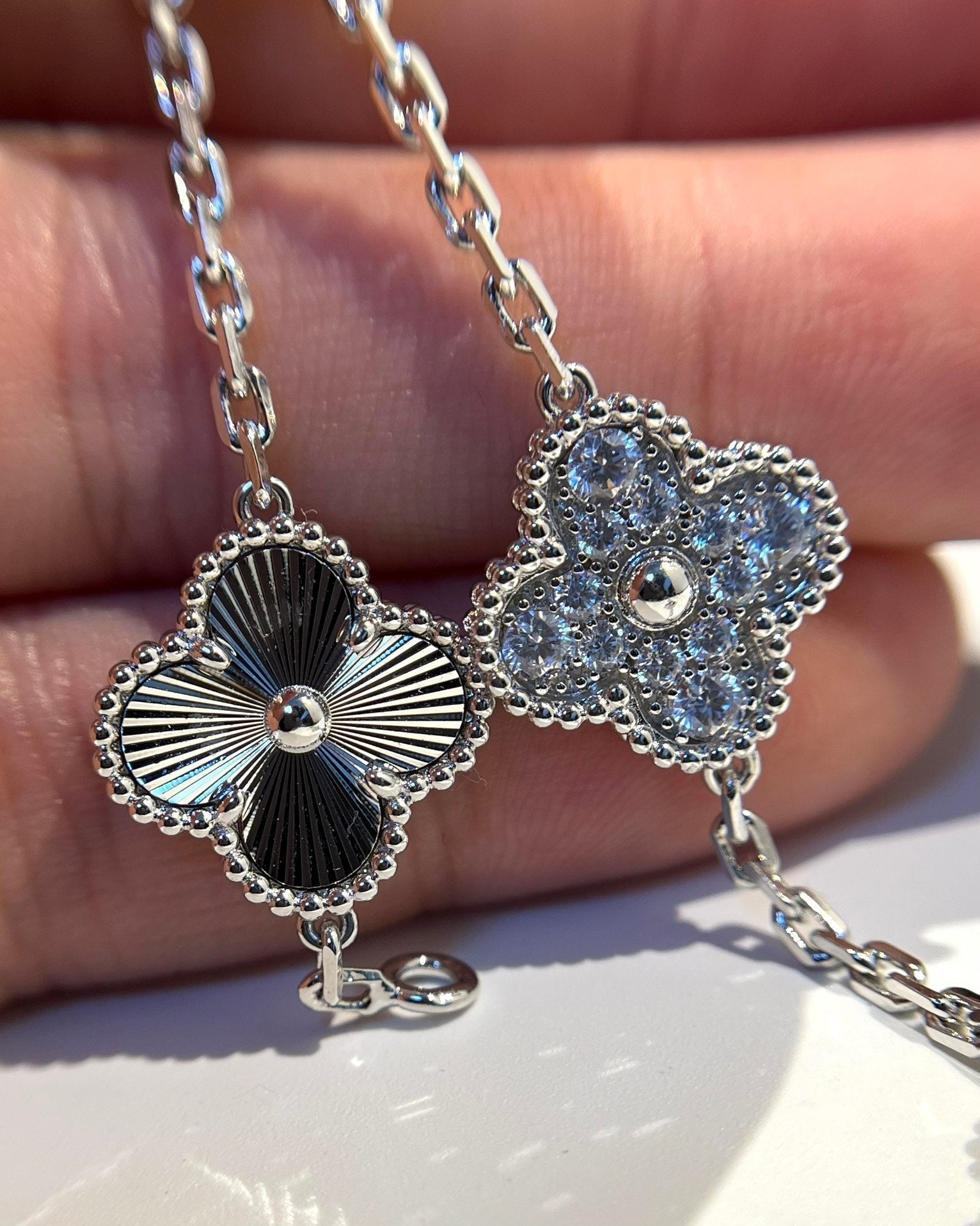 [Vicky]CLOVER 5 MOTIF SILVER DIAMOND BRACELET