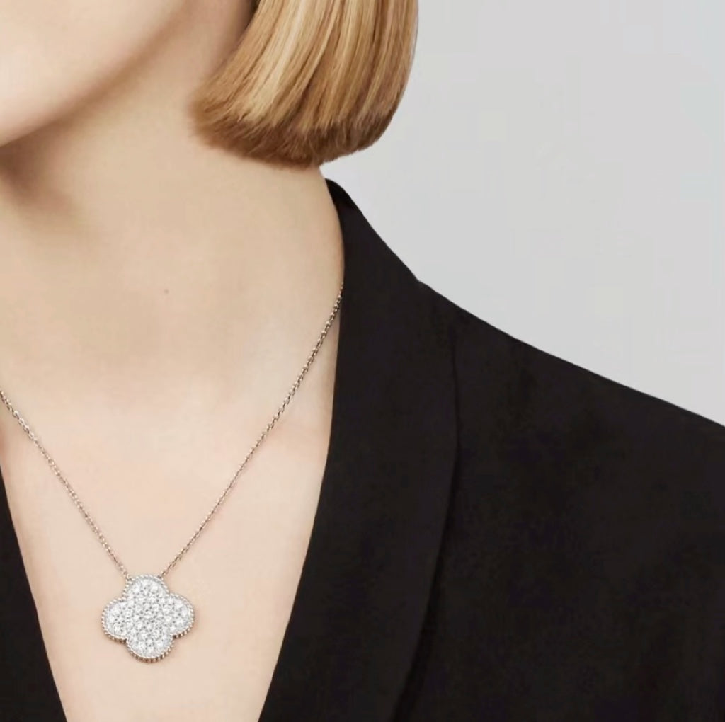 [Vicky]CLOVER 25MM LARGE PENDANT DIAMOND PAVED SILVER NECKLACE