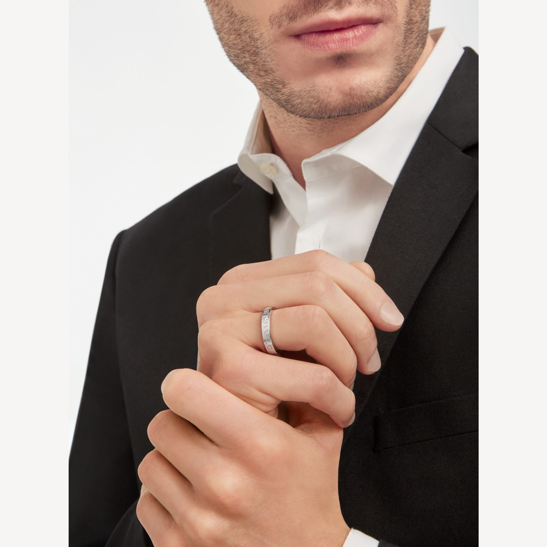 [Vicky]ZERO 1 ESSENTIAL WITH A DIAMOD RING