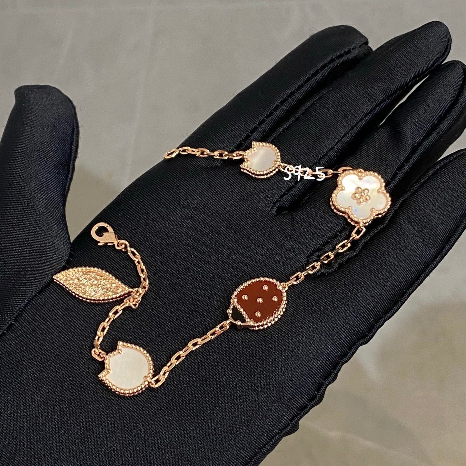 [Vicky]LUCKY SPRING 5 MOTIF BRACELET