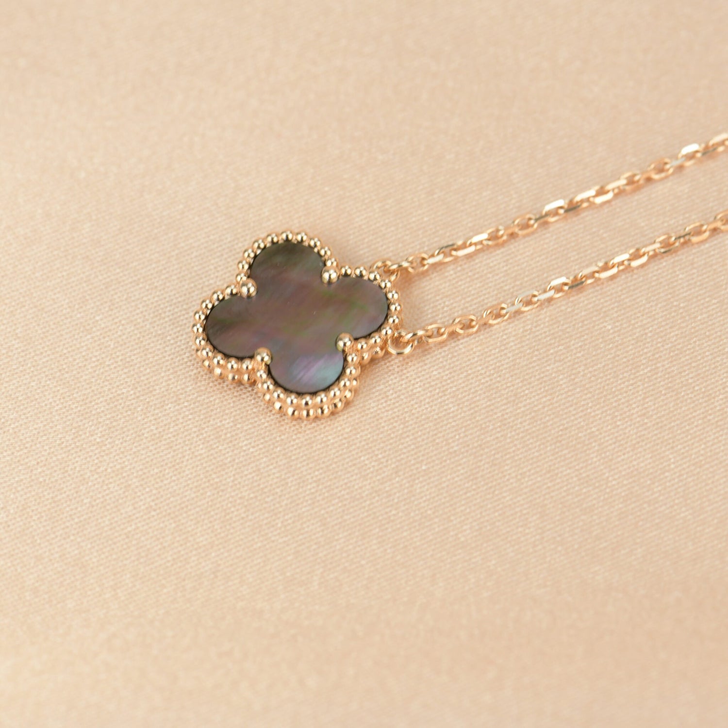[Vicky]CLOVER 15MM  GRAY MOTHER OF PEARL NECKLACE