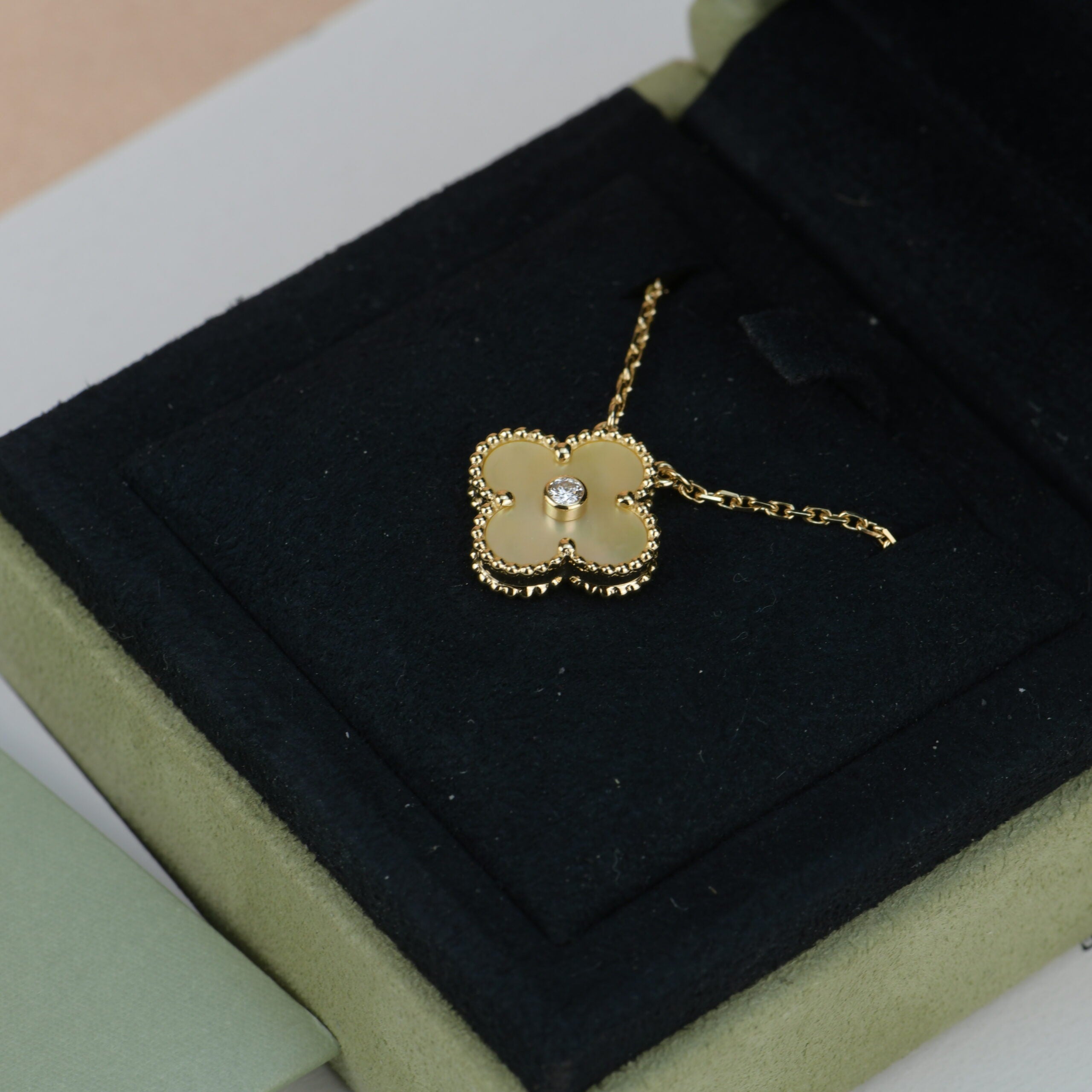 [Vicky]CLOVER 15MM DIAMOND GOLD MOTHER OF PEARL NECKLACE