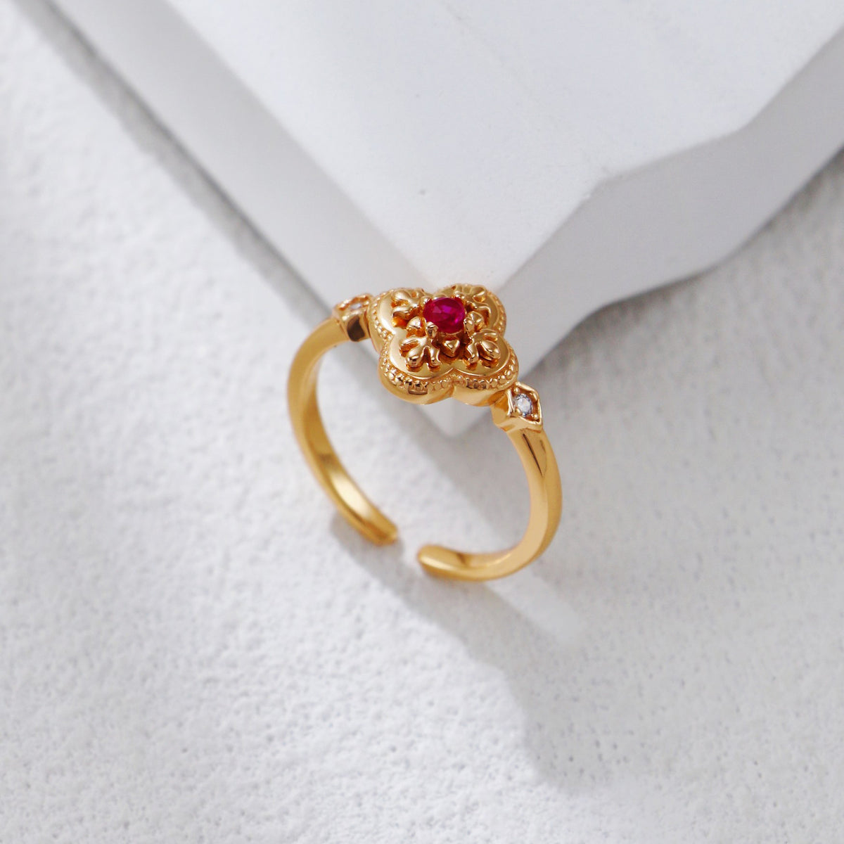 S925 Gold-Tone Four-Leaf Clover Ring with Red CZ Heart