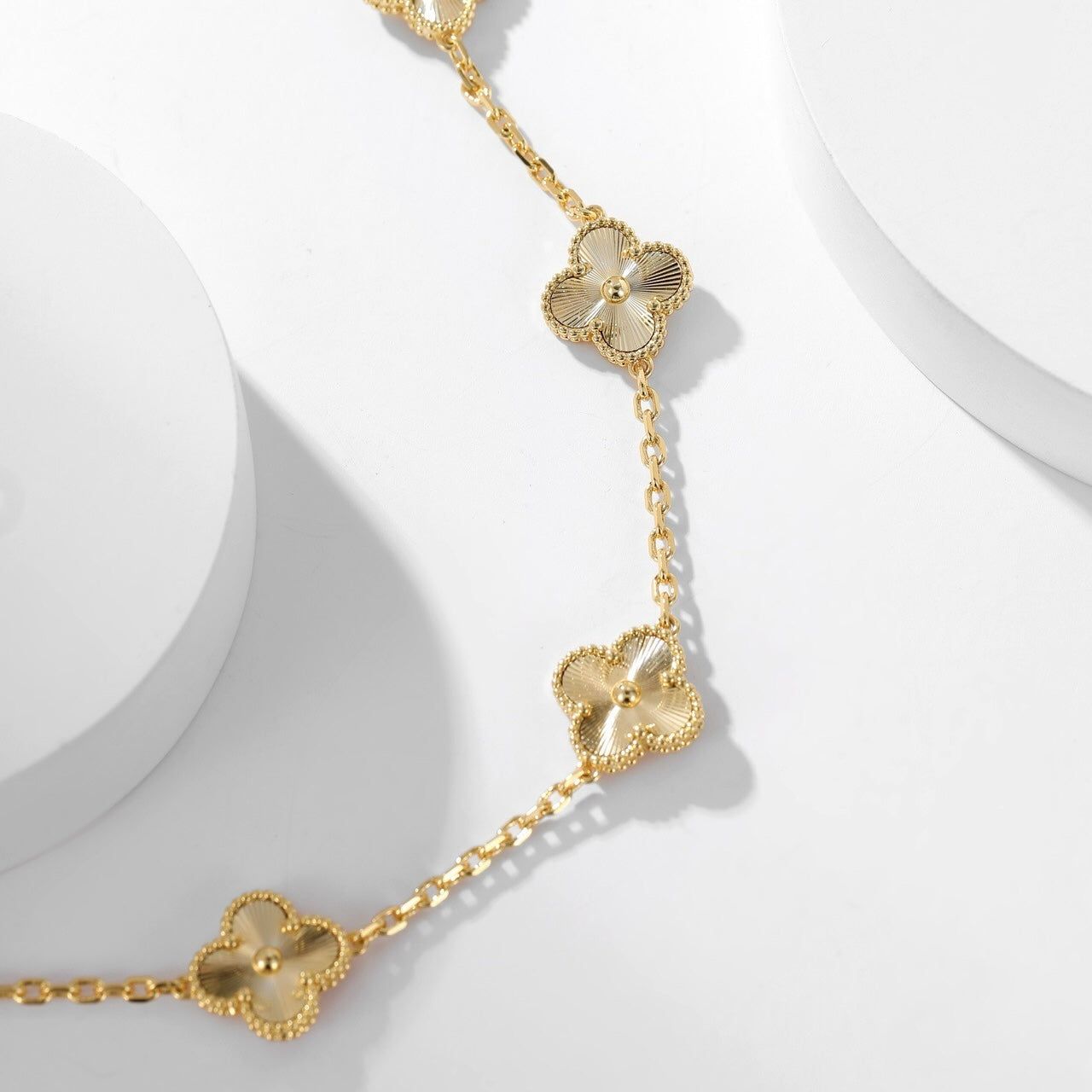 [Vicky]CLOVER 10 MOTIFS LASER NECKLACE