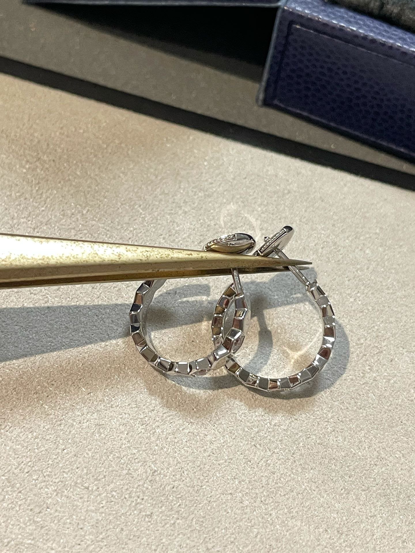 [Vicky]Hollow Design Four-Leaf Clover Flower Shape Ring