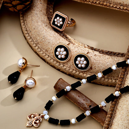 S925 Gold-Tone Square Black Onyx Ring with Pearl-Flower Center