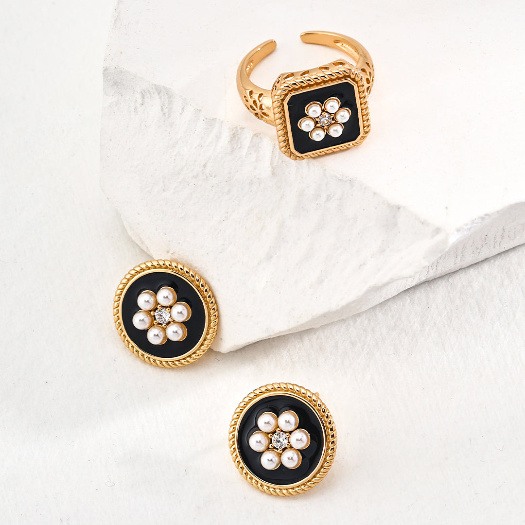 S925 Gold-Tone Square Black Onyx Ring with Pearl-Flower Center