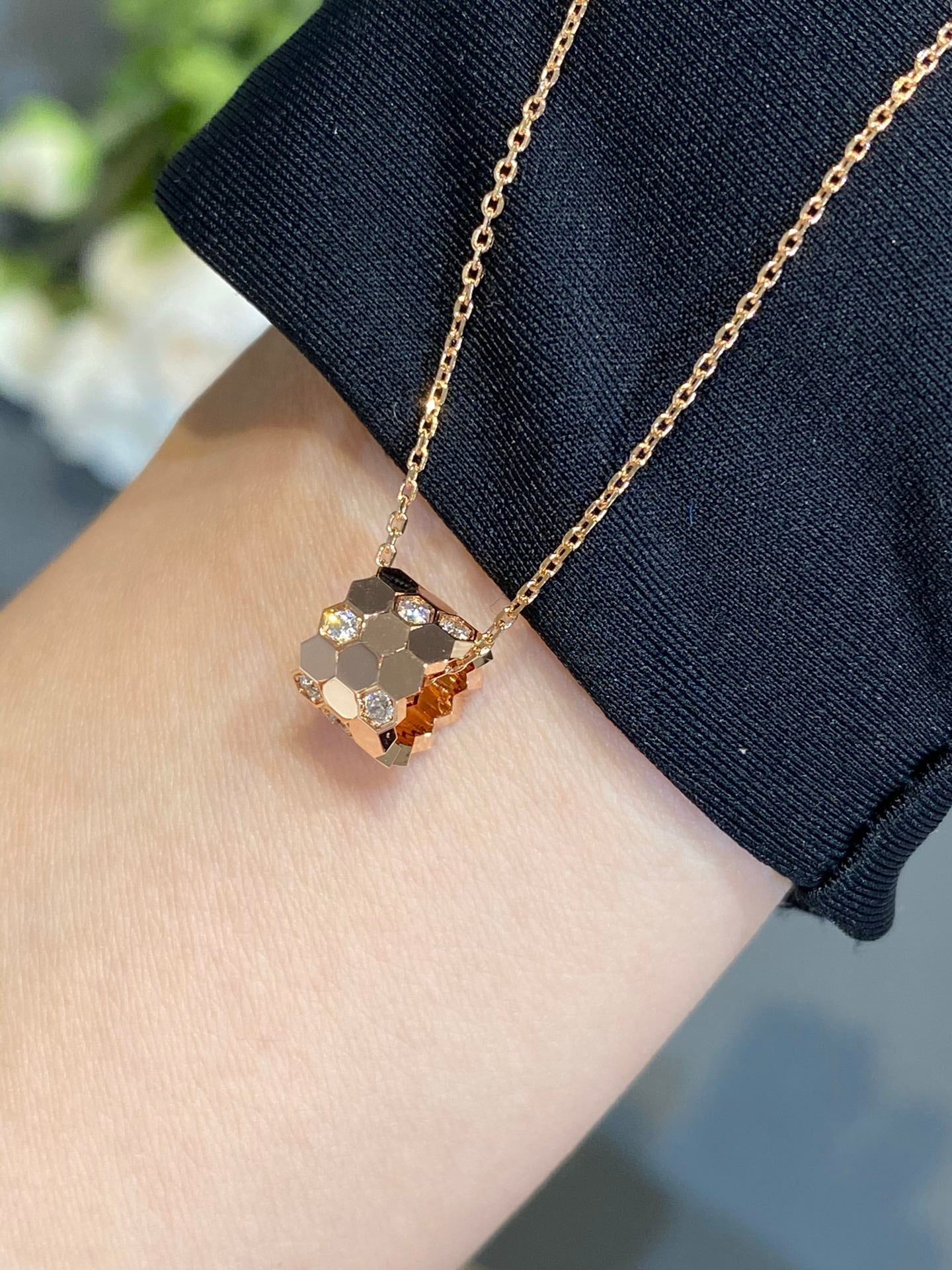[Vicky]BEE LOVE DIAMOND NECKLACE