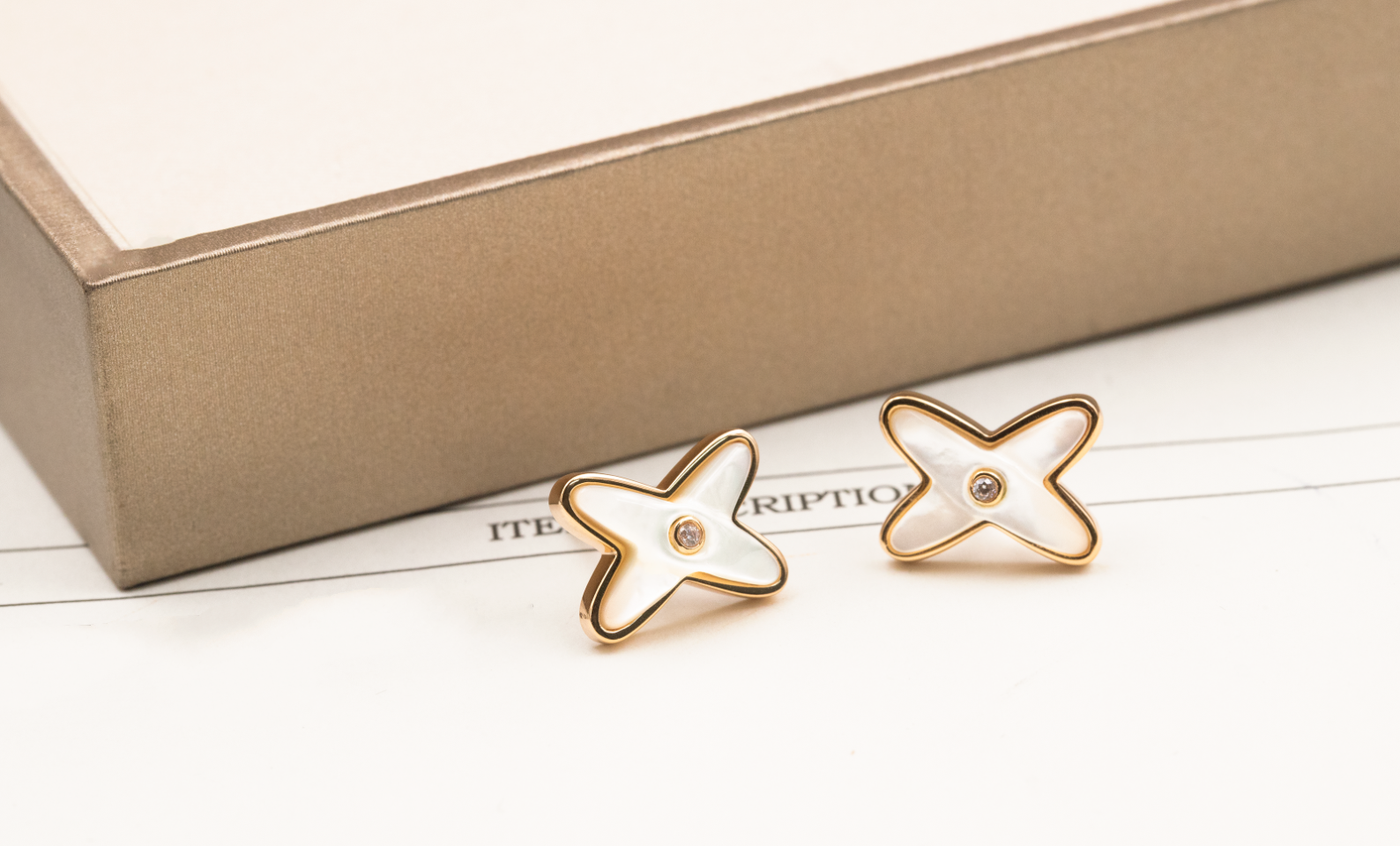 [Vicky]JEUX DE WHITE MOP ROSE GOLD DIAMOND EARRINGS