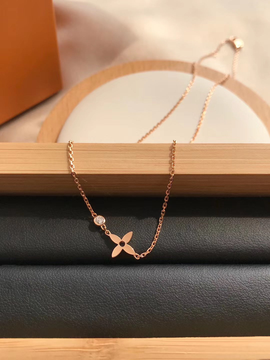 [Vicky]BLOSSOM PENDANT PINK GOLD AND DIAMOND