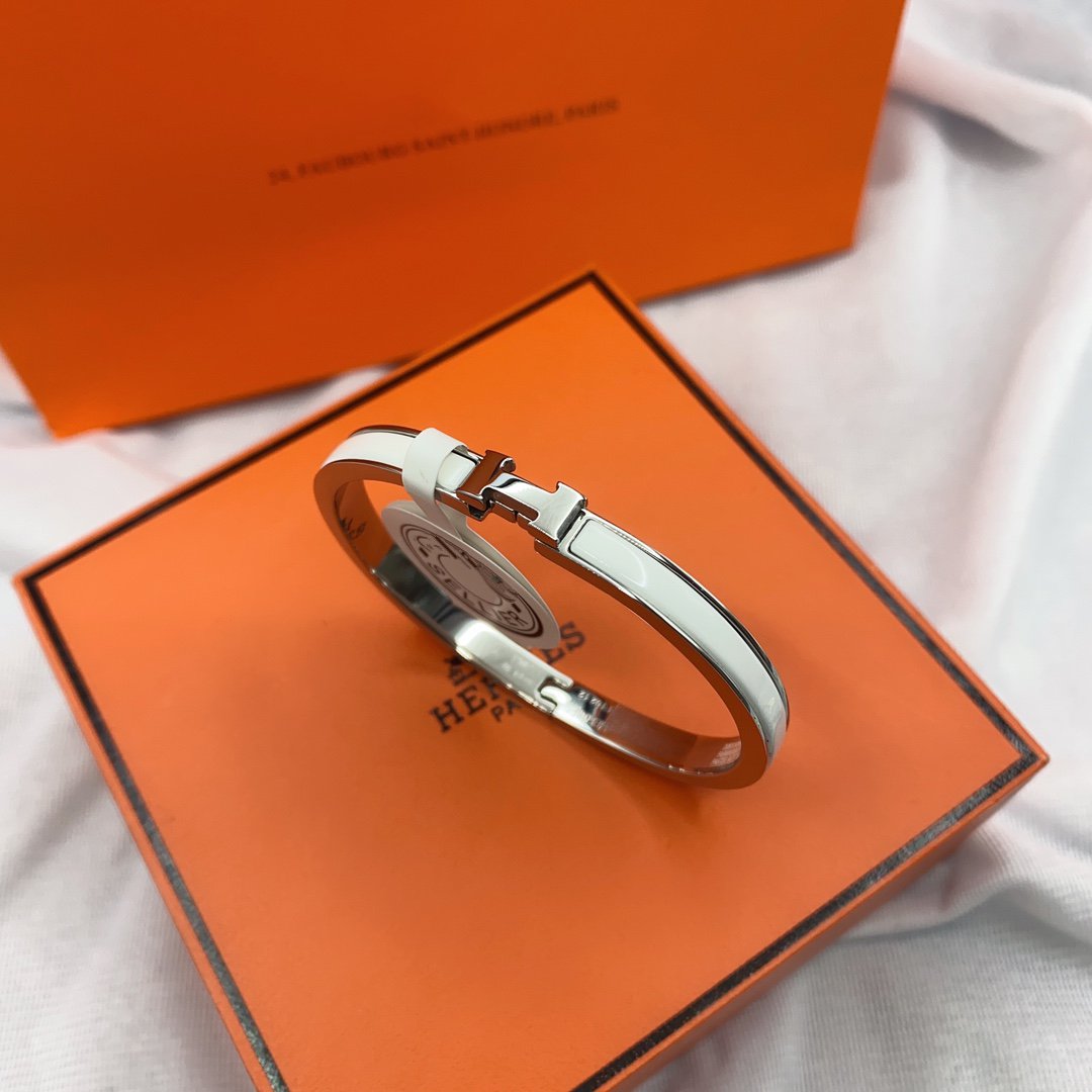 [Vicky]CLASSIC HM CLIC WHITE 8MM ENAMEL BRACELET