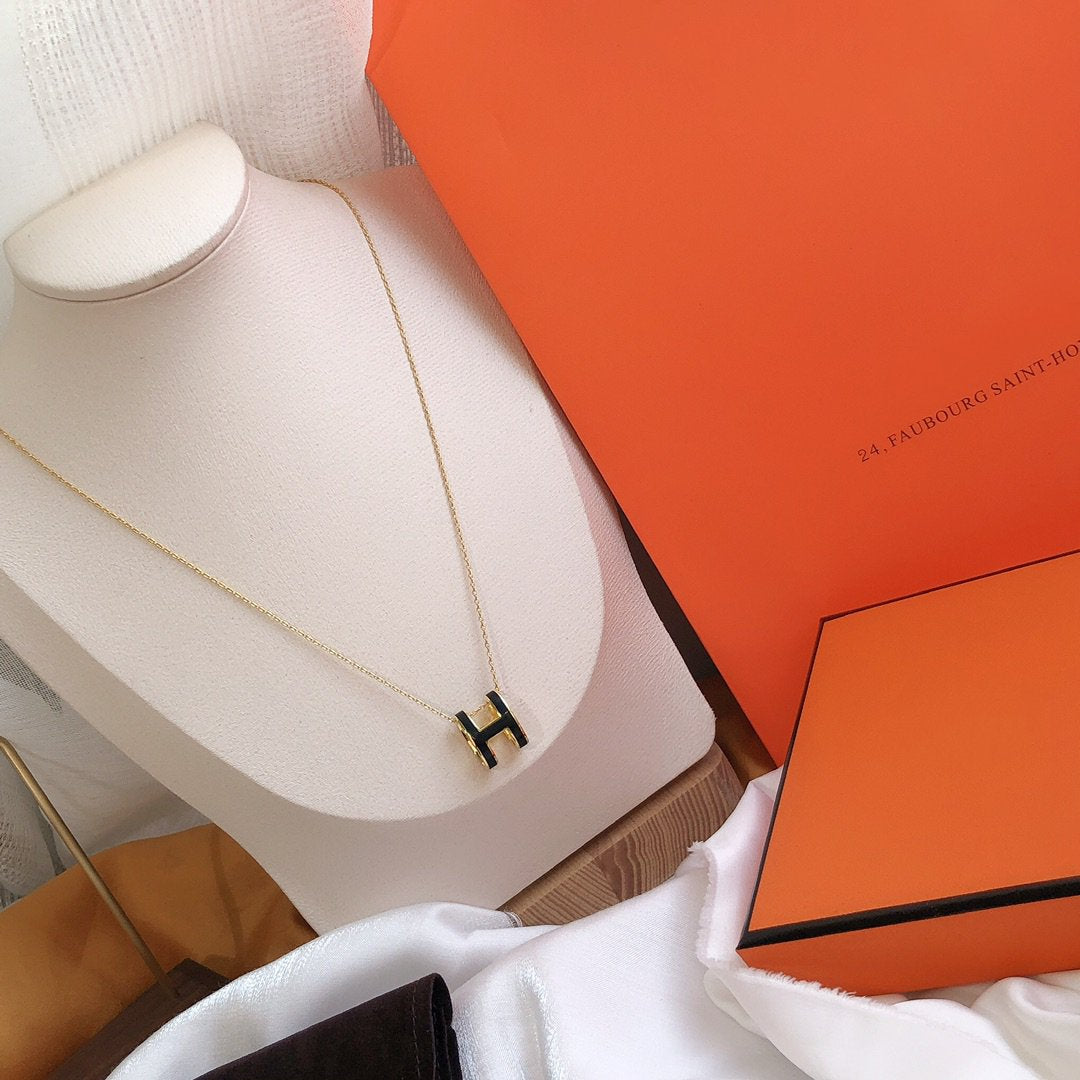[Vicky]HM CLIC BLACK ENAMEL GOLD NECKLACE