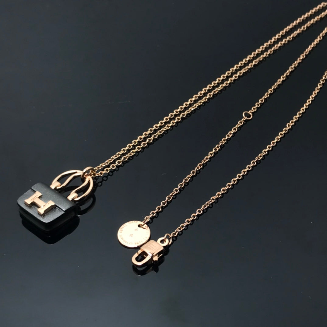 [Vicky]WOMEN'S HM AMULETTES CONSTANCE PENDANT NECKLACE