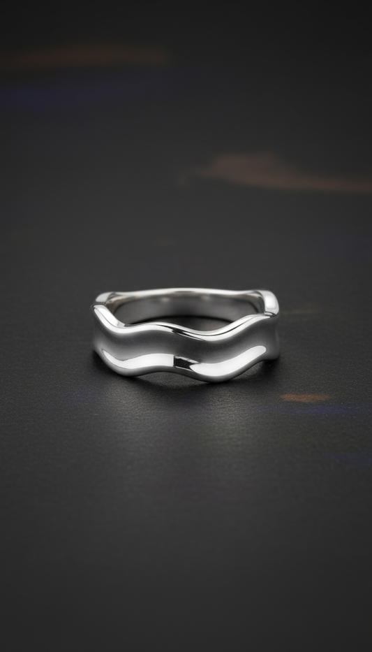Fluid sterling silver ring
