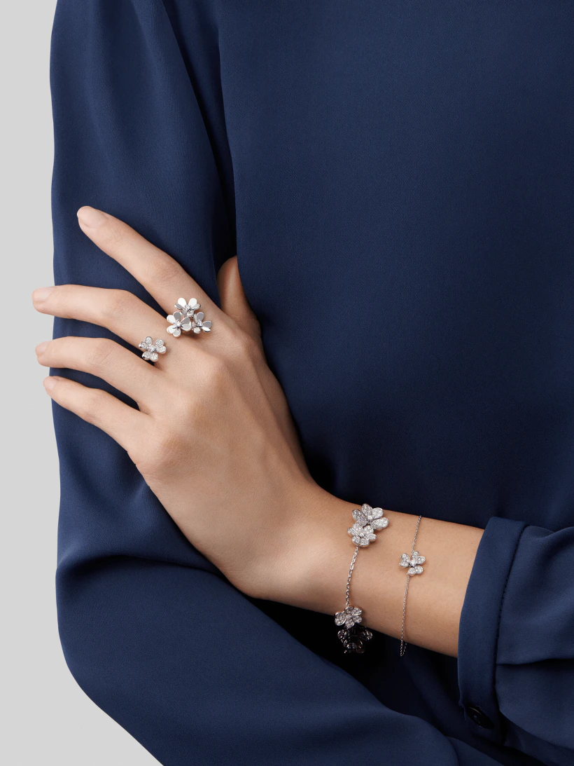 [Vicky]FRIVOLE SILVER FLOWER DIAMOND BRACELET
